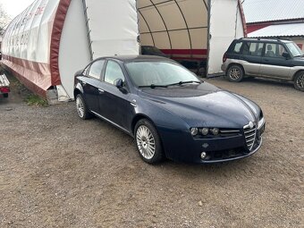 Alfa Romeo 159 2,4JTD 147KW prodám díly z vozu - 2