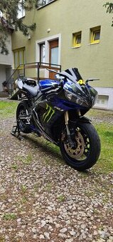 YAMAHA R1(2005,rn12) - 2