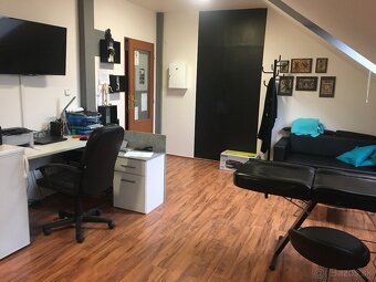 PRIESTOR NA KANCELÁRIE A INÉ SLUŽBY - 2