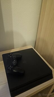 Predám Playstation 4 slim 500 GB - 2