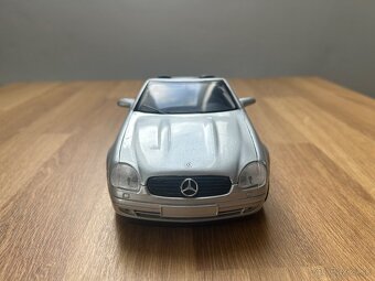 Mercedes-benz SLK 230 1:18 Maisto - 2