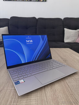 Asus Zenbook 14" UX425 (11th Gen Intel i7) - 2