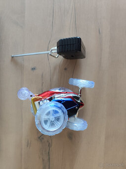 Pretáčacie RC autíčko - 2