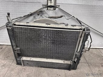 Bmw E90 přední část světla chladiče - 2