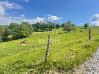 STAVEBNÝ POZEMOK HORNÝ VADIČOV , 588m2 - 2