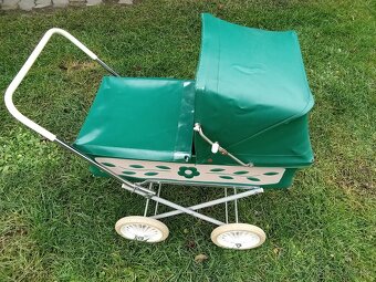 Kočík pre bábiky. - 2