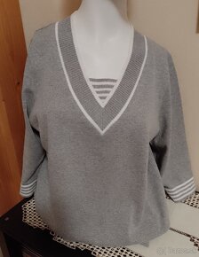 Sivý pulóver v.XL /+tričko zadarmo/ - 2