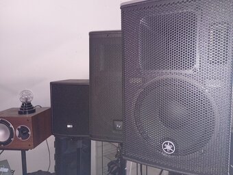 Aktivne repro Yamaha DHR 10 - 2