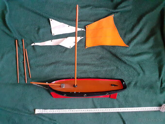 Drevený, plávajúci model lode - plachetnice - 2