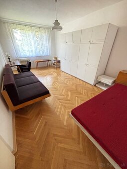 Na predaj priestranný 2-izbový byt, SEVER – 65 m2, balkón - 2