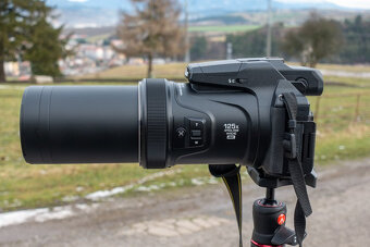 Nikon COOLPIX P1100 čiernyso 125x optickým priblížením - 2