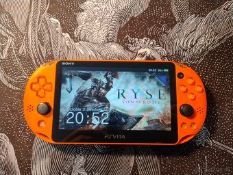 Predám PS vita 2000 Neon Orange + 125gb sd2vita - 2