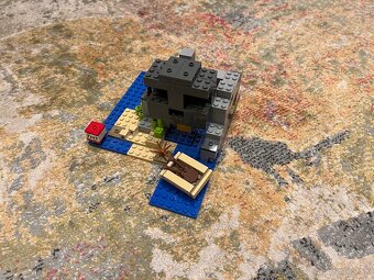 Lego Minecraft 21152 loď - 2