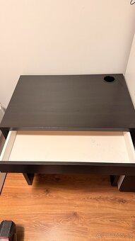 Predam Ikea stolik Micke / čierny mám aj stoličku - 2
