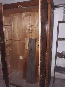 Skriňa vysoká – starožitná - 2