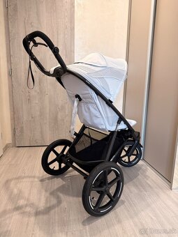 Cybex Avi Spin - 2