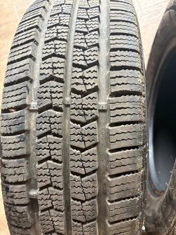 Pneu 205/70 R 15 C - 2