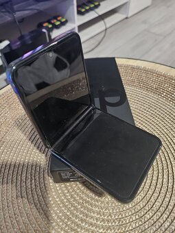 Samsung Z Flip 4 - 2