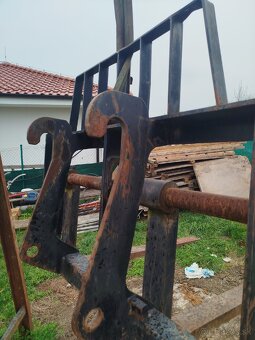 Paletizacne vidly CAT 215 - 2