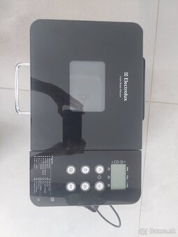 Domáca pekáreň Elektrolux EBM 8000 - 2