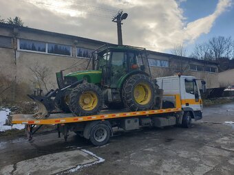 John Deere 5820 - 2