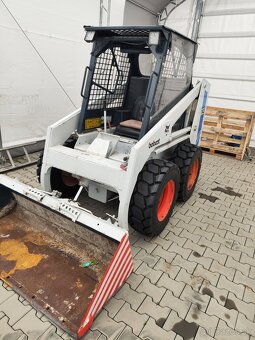 Bobcat 743 šmykový nakladač - 2