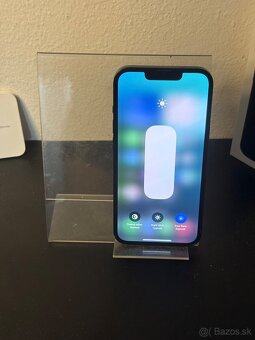 Predám Apple iPhone 13 128GB Black Bežné známky - 2