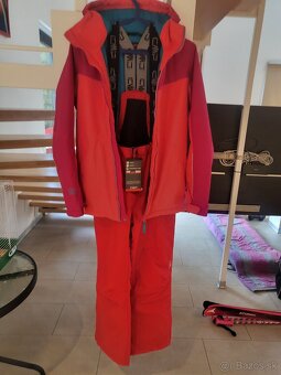 Lyžiarske nohavice a bunda. - 2