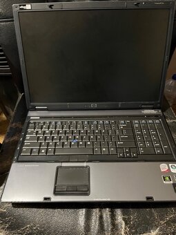 Predám starší notebook HP Compaq 8710w - 2
