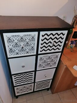 Biel9 čierna komodka - 2