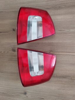 Škoda Octavia 2 zadné svetlá - 2