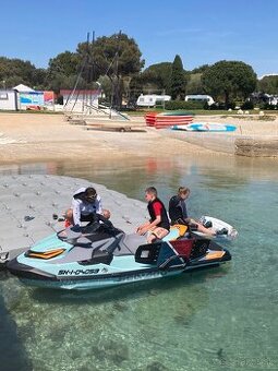 Vodny skuter Seadoo Wake Pro 230 - 2