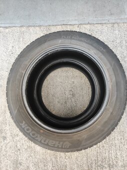 Predám 2ks letné pneu HANKOOK 205/55 R16 - 2