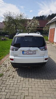 Mitsubishi Outlander 2.2 / diesel / 4x4 SUV / 7.miestne - 2