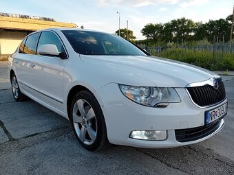 Škoda Superb 2010 2.0tdi DSG Elegance - 2
