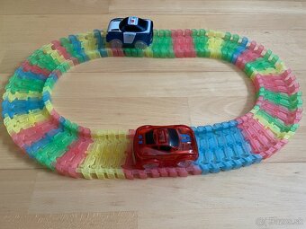 Svietiaca autodráha Magic Tracks s autíčkami, výťahom - 2