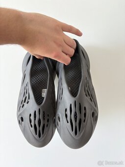 Adidas Yeezy Foam RNNR Onyx - 2