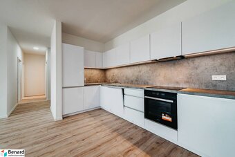 NA PREDAJ 3 IZBOVÉ APARTMÁNY VO VÝBORNEJ LOKALITE v PP, TYP - 2
