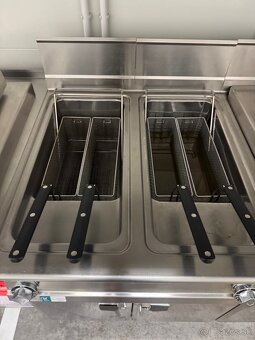 FRITÉZA EL. 2X25 L dva kusy na predaj - 2