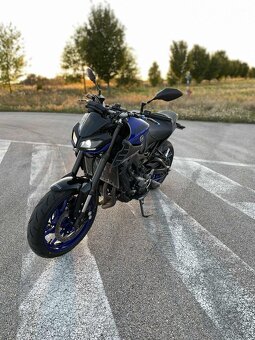 YAMAHA MT-09 AKRAPOVIC - 2