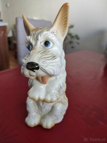 Porcelánový pes - 2