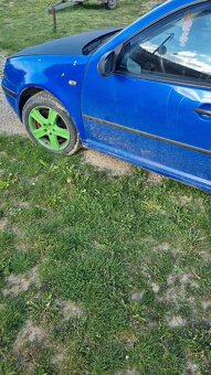 Golf 4 - 2