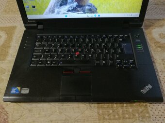 Lenovo. i3 4x2,4 GHz. SSD 128 GB. 15,6“. 8GB. Nová baterka. - 2