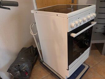 Predám sporák Electrolux – funkčný, za symbolickú cenu 30 € - 2