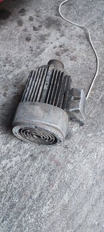 Predám Trojfázový elektromotor 5,5 kW - MEZ Mohelnice AP 132 - 2