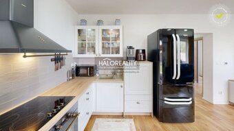 HALO reality - Predaj, trojizbový byt s pozemkom 200m2, Nová - 2