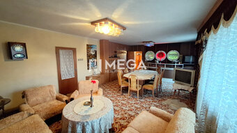 EXKLUZÍVNE NA PREDAJ:  3.podlažný dom v meste Snina - 2