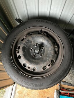 195/55 r15 zimné seat Ibiza + puklice - 2