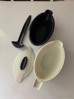 Tupperware omáčnik / Sauciere s naberačkou – 550 ml - 2