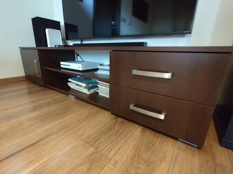 Skrinka pod TV - 2